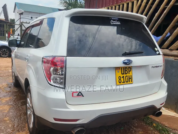 Subaru Forester 2010 White - 1