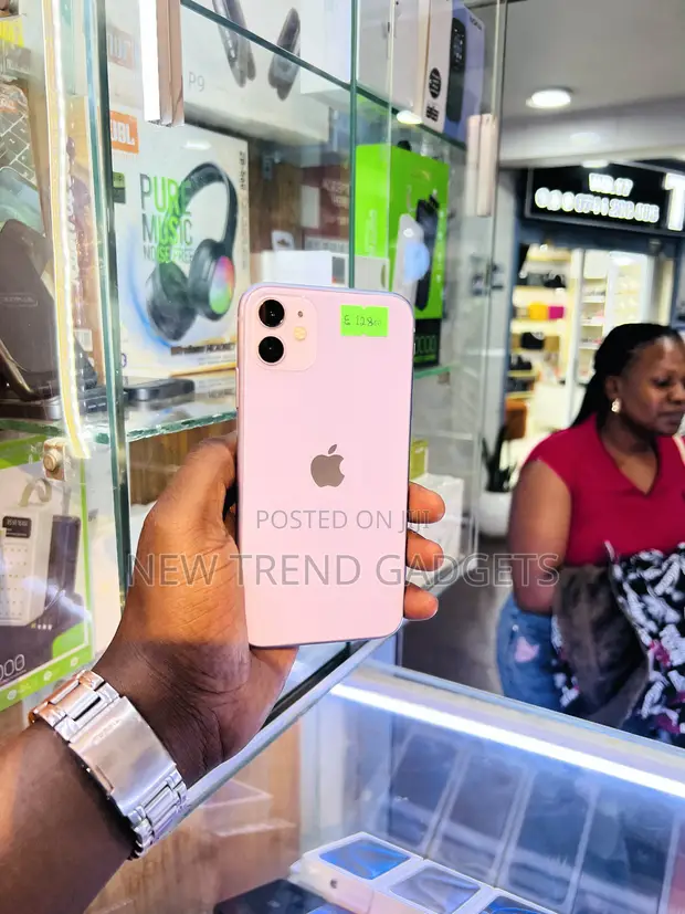 Apple iPhone 11 128GB Purple - 1