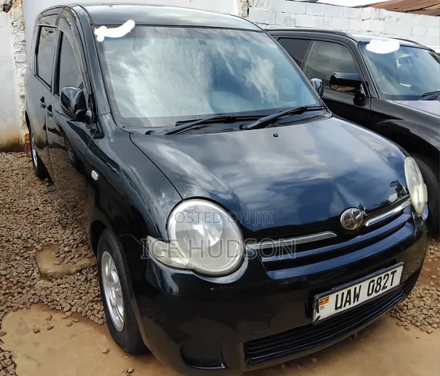 Toyota Sienta 2007 Black - 1