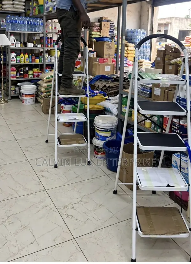 Total Aluminium 5-Step Folding Ladder - 1