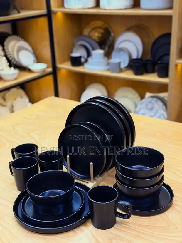 16pc Polished Black Dinner Set - 1