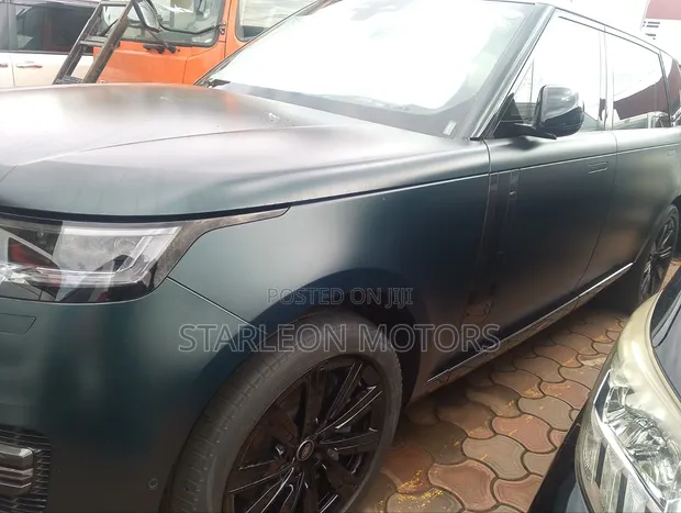 New Range Rover Vitesse 2023 Green - 1