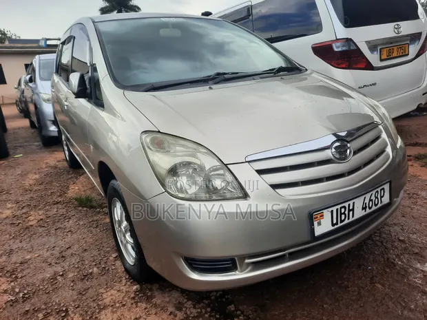 Toyota Passo 2004 Silver - 1