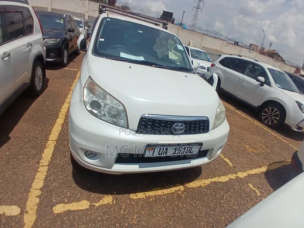 Toyota Rush 1.5 AWD 2012 White - 1