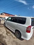 Toyota Noah 2.0 143hp AWD (8 Seater) 2013 White - 4