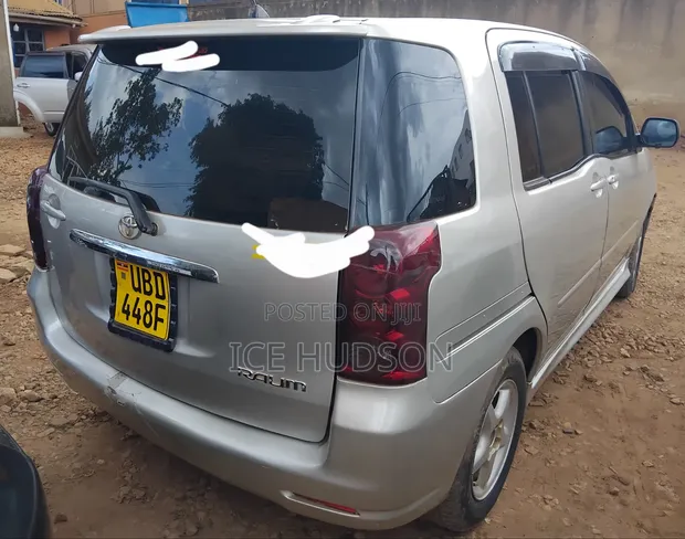 Toyota Raum 2006 - 1