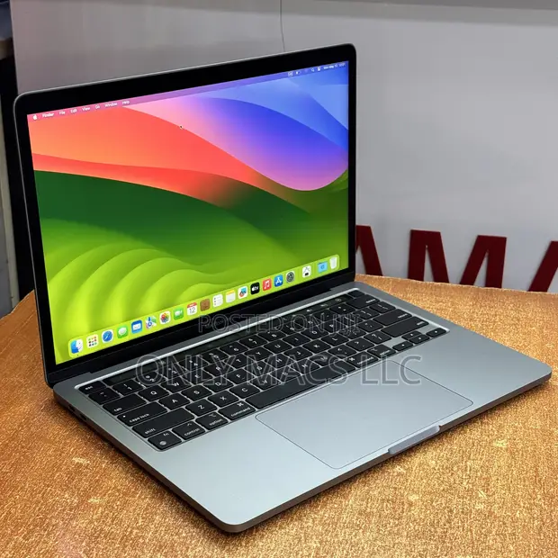 Apple MacBook Pro 2020 M1 13" 16GB RAM 512GB SSD - 1