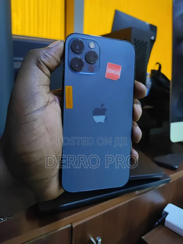 Apple iPhone 12 Pro 256GB Blue - 1