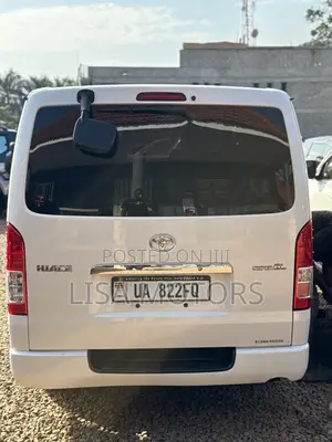 Toyota HiAce 2012