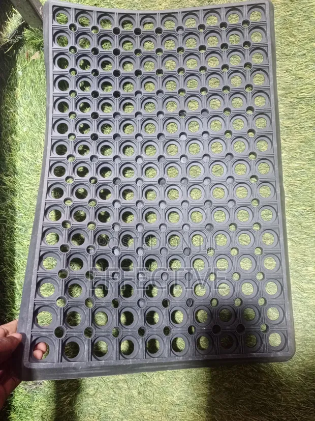 Anti-Slip Hollow Rubber Ring Mat - 1