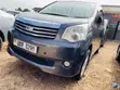 Toyota Noah X 2011 - 2