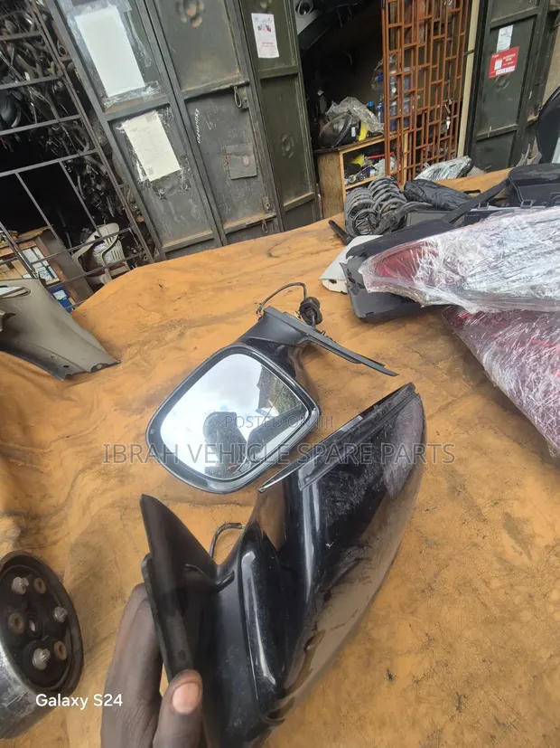 Audi Q5 Black Side Mirrors (Used) - 1