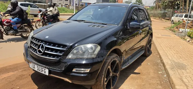Mercedes-Benz M Class 2011 Black - 1