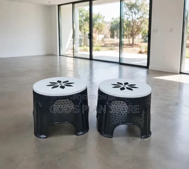 Center Standing Dining Plastic Table - 1