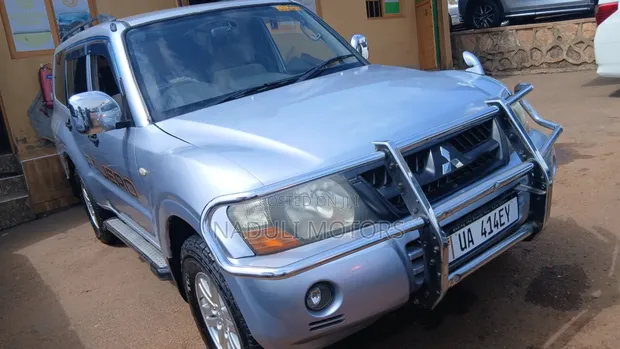 Mitsubishi Pajero 2004 - 1