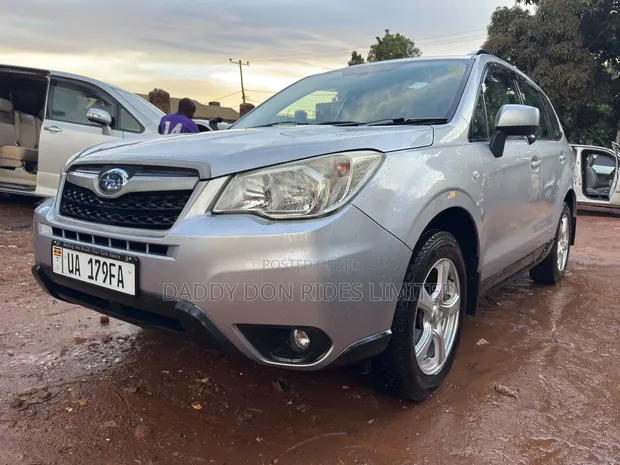 Subaru Forester 2014 Silver - 1