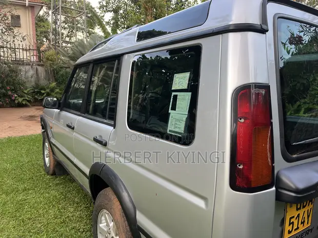 Land Rover Discovery HSE AWD 2003 Silver - 1