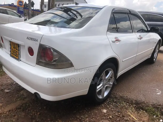 Toyota Altezza 2002 White - 1