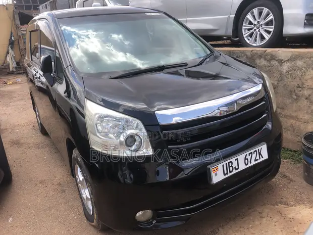 Toyota Noah 2008 Black - 1