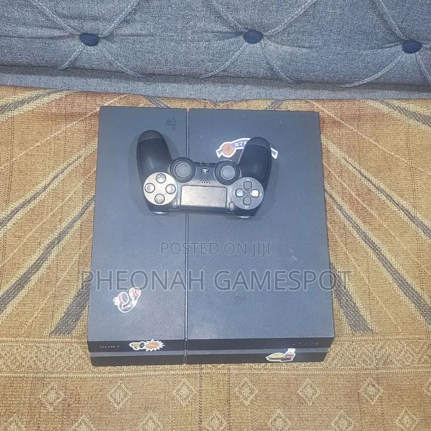 PS4 Standard Console - 1