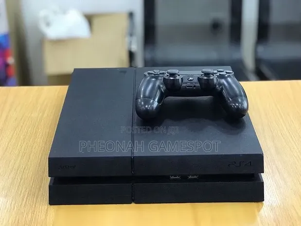 PS4 Standard Console - 1