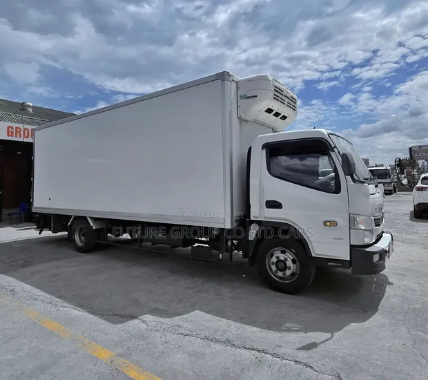 Mitsubishi Canter Refrigerated Truck 2019 - 1