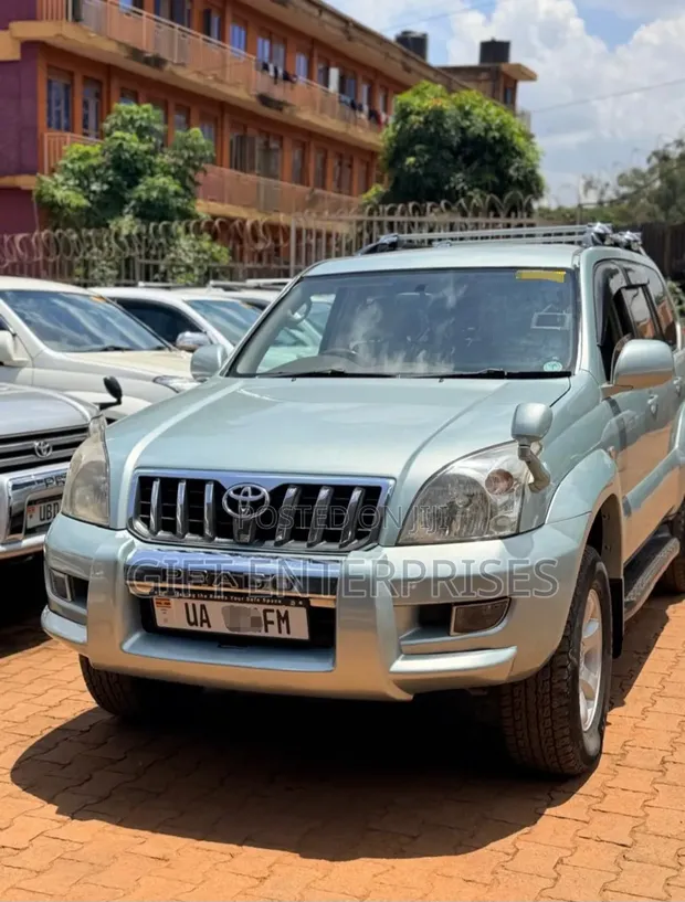 Toyota Land Cruiser Prado 2007 Silver - 1