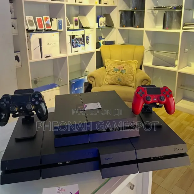 PS4 Standard Console - 1