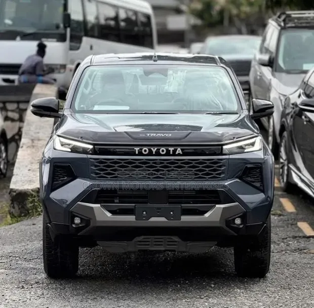 Toyota Hilux Travo Overland 2025 - 1