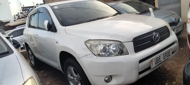 Toyota RAV4 2008 White - 1