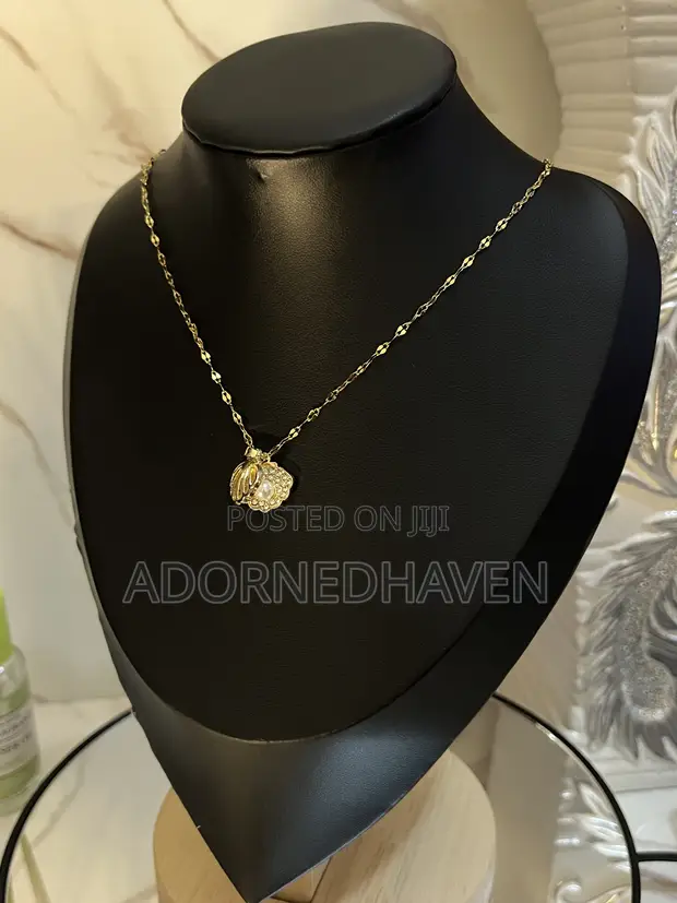 Gold Open-Shell Necklace - 1