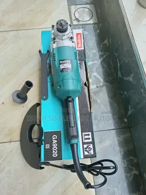Makita Angle Grinder (100mm)