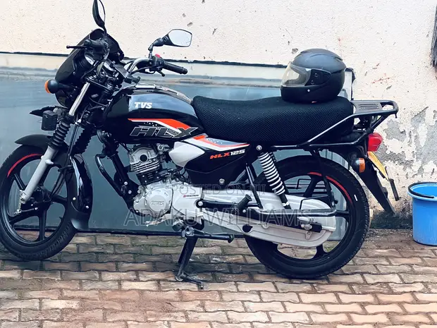 TVS HLX 125 2025 Black - 1