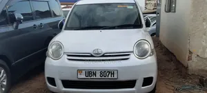 Toyota Sienta 2008 White