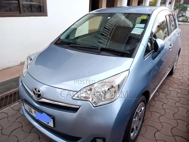 Toyota Ractis 2013 Blue - 1