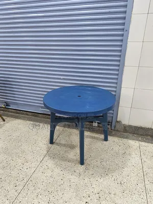 Simple Plastic Dining Table