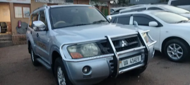 Mitsubishi Pajero 2007 Silver - 1