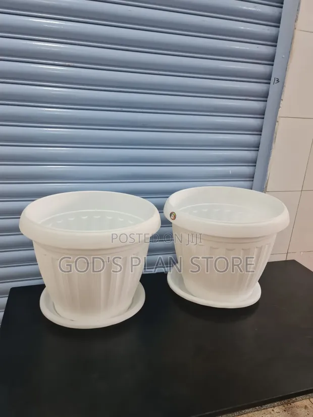 1pc White Plastic Flower Pot - 1