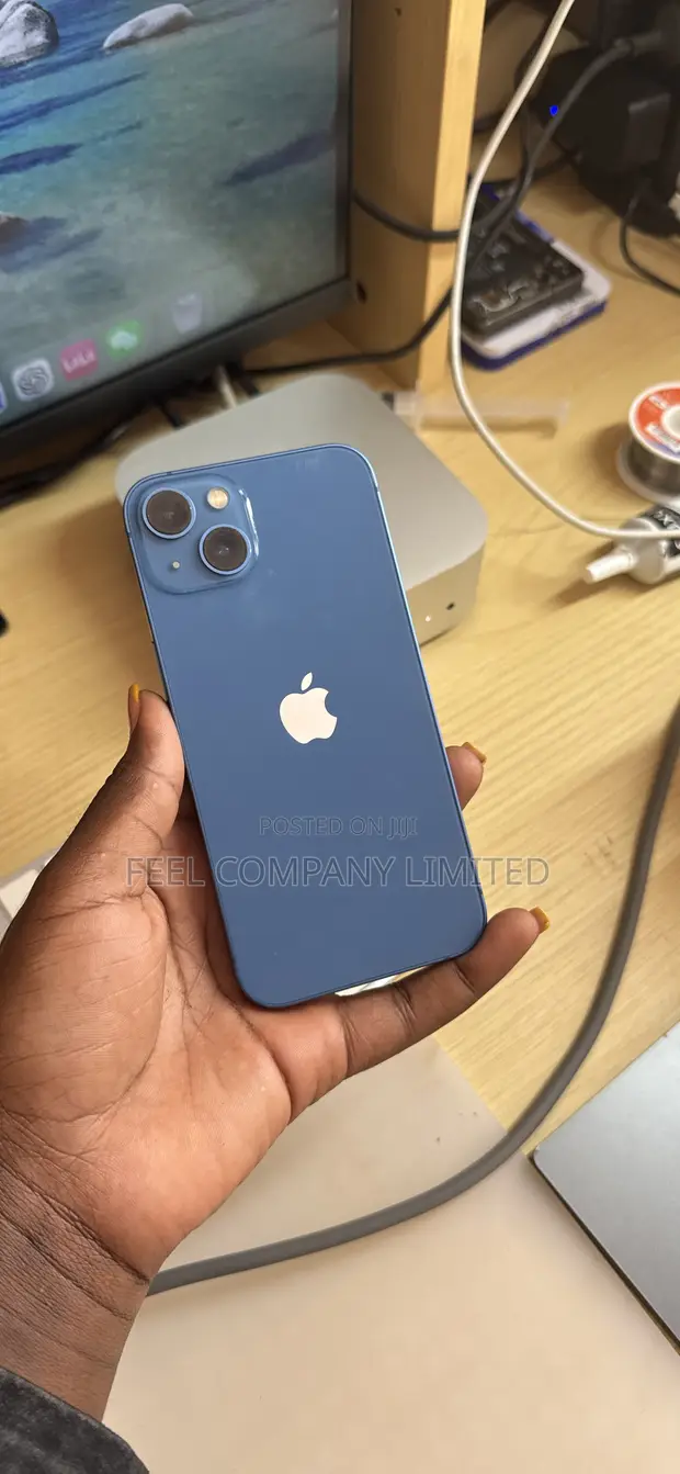 Apple iPhone 13 128GB Blue - 1