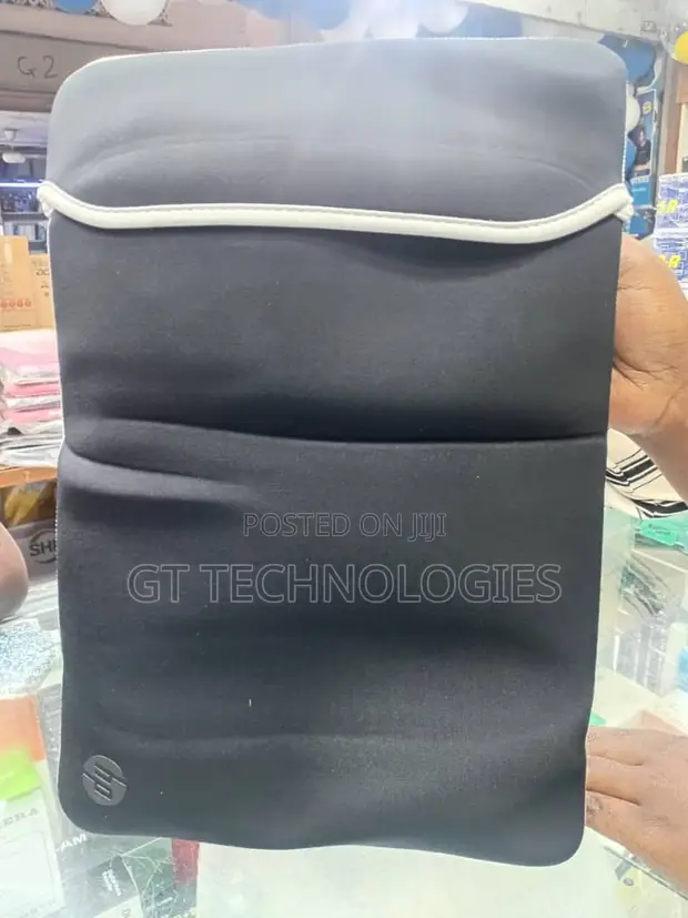 HP Reversible Protective Laptop Sleeve (Black & Silver) - 1