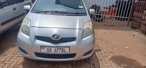 Toyota Vitz 2008 Silver