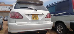 Toyota Harrier 2004 White