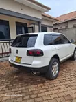 Volkswagen Touareg 2008 White - 2