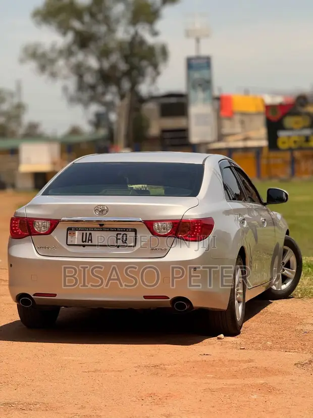 Toyota Mark X 2.5 AWD 2012 Silver - 1