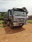 Sinotruk HOWO 12-Tire Dump Truck - 4
