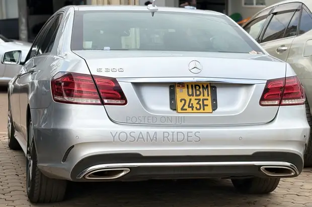 Mercedes-Benz E300 2013 Silver - 1