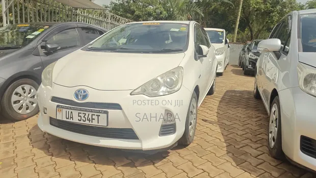 Toyota Aqua 2013 White - 1