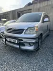 Toyota Noah 2005 Silver - 2
