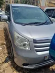 Toyota Noah 2010 Silver - 2