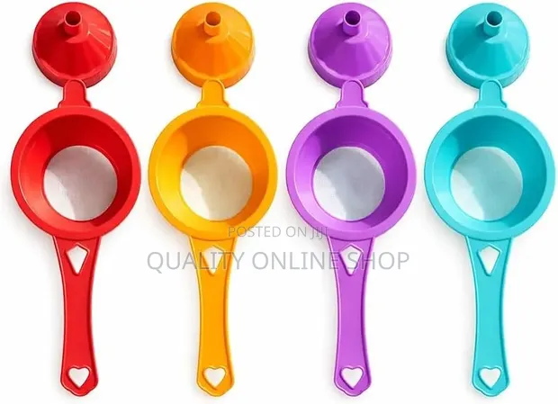 Multipurpose Plastic Kitchen Funnel with Removable Strainer - 1